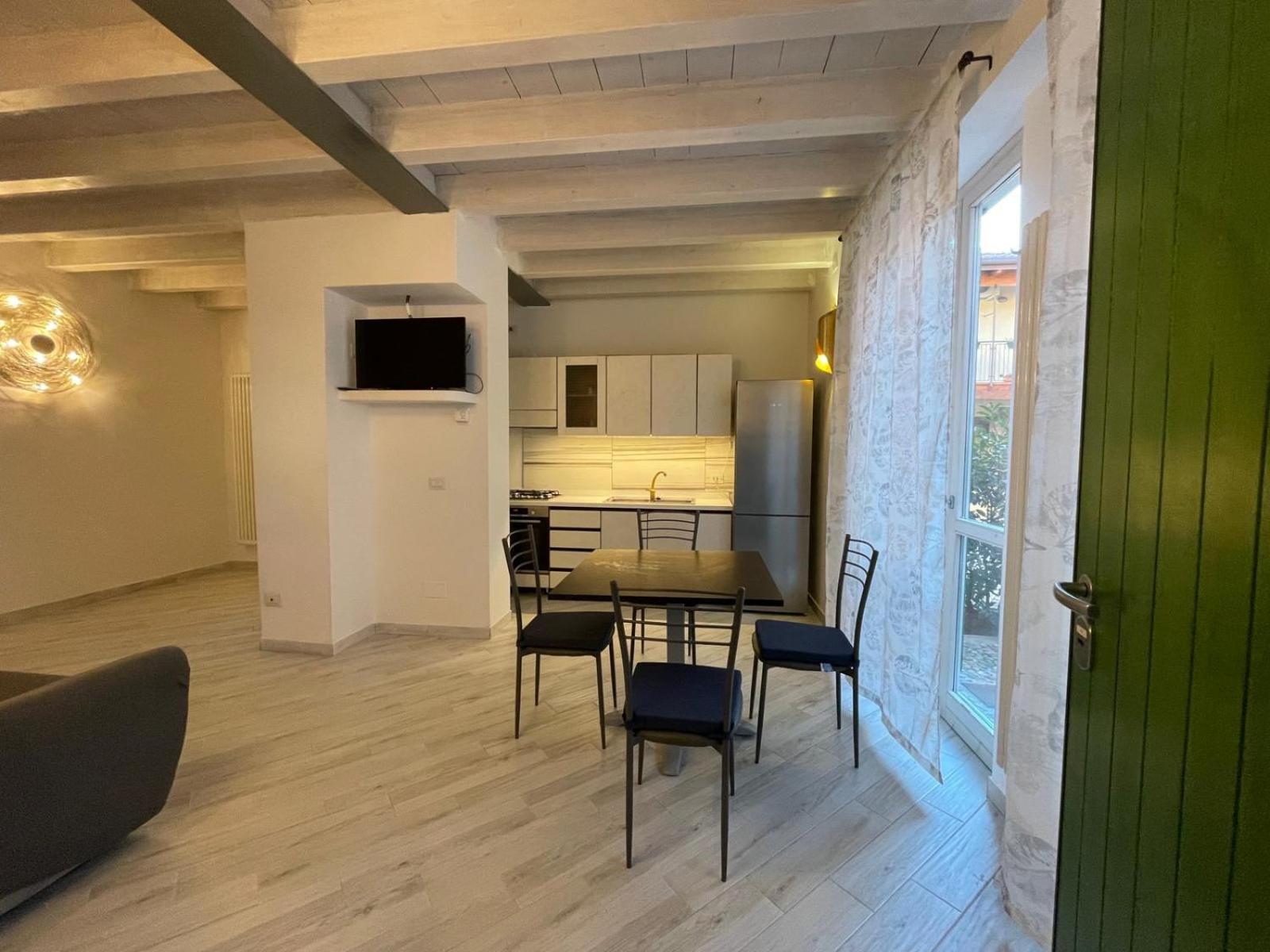 Dimora San Giulio Apartment Bonate Sotto Exterior foto